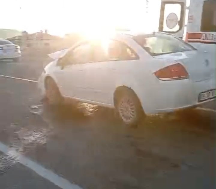 Malatya&rsquo;da otomobil ile &ccedil;apa motoru &ccedil;arpıştı: 4 yaralı
