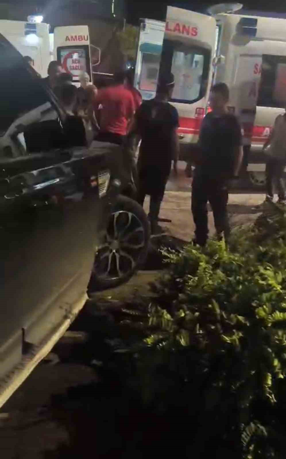 Otomobil park halindeki cipe &ccedil;arptı: 1 yaralı
