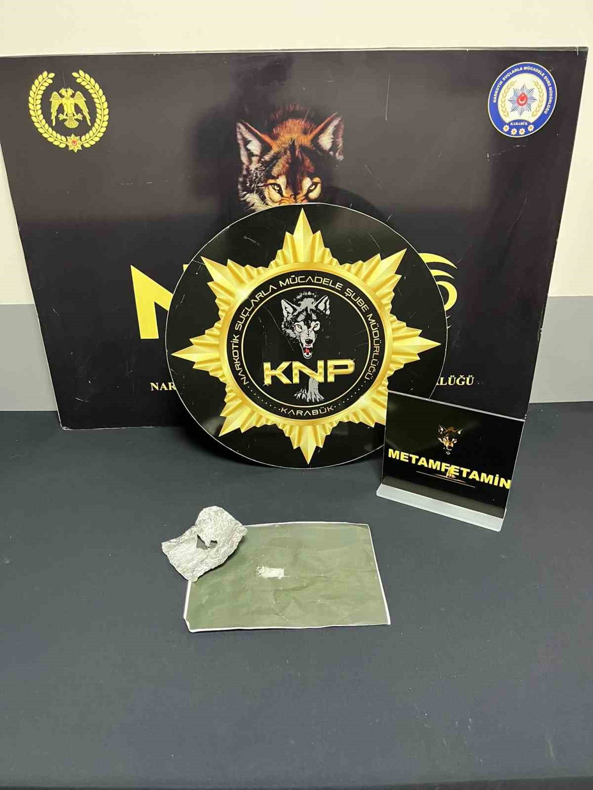 Karab&uuml;k&rsquo;te uyuşturucu operasyonlarında 6 kişi yakalandı
