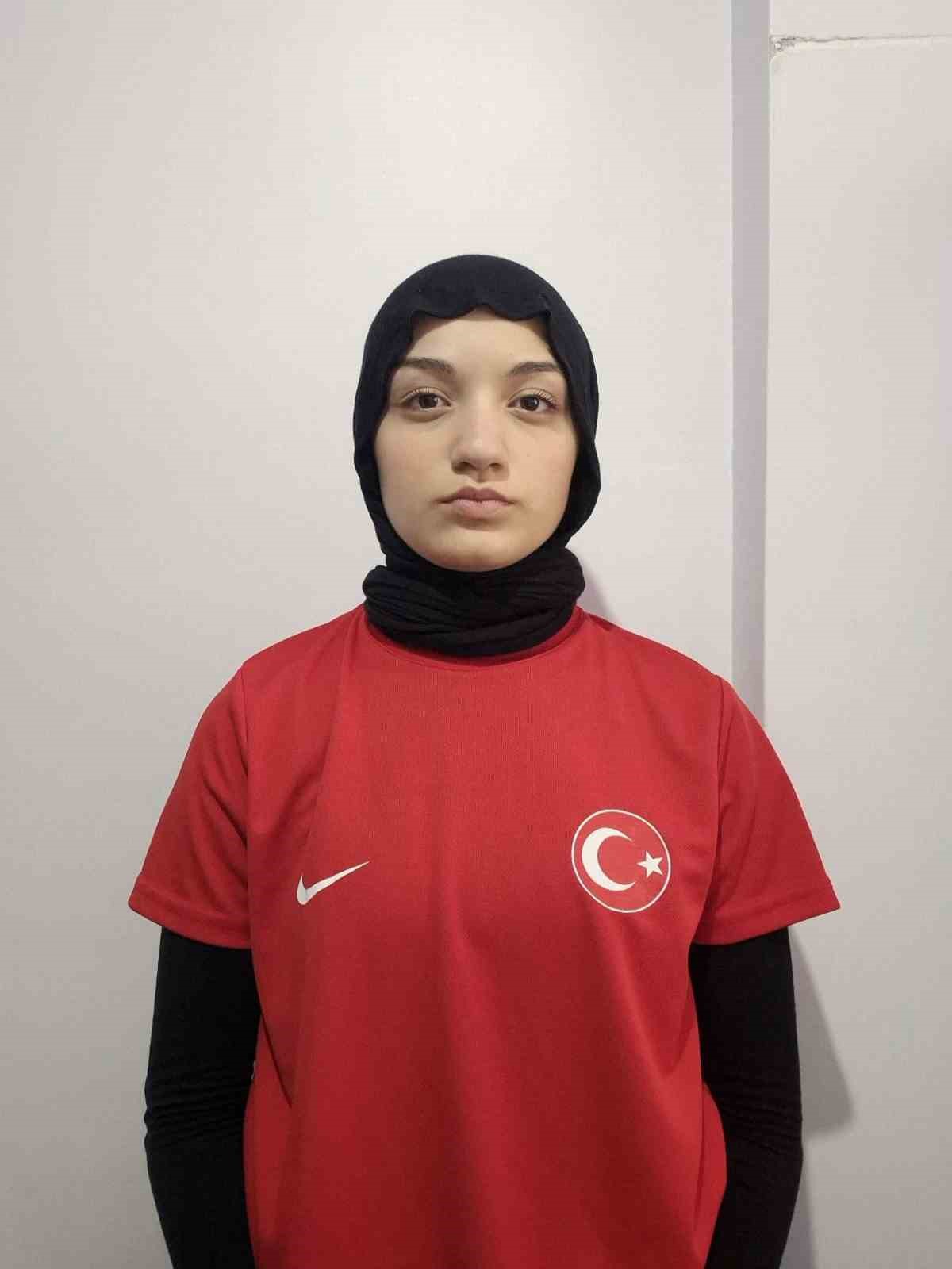 K&ouml;rfezli karateciler İsvi&ccedil;re&rsquo;de madalya avına &ccedil;ıkacak
