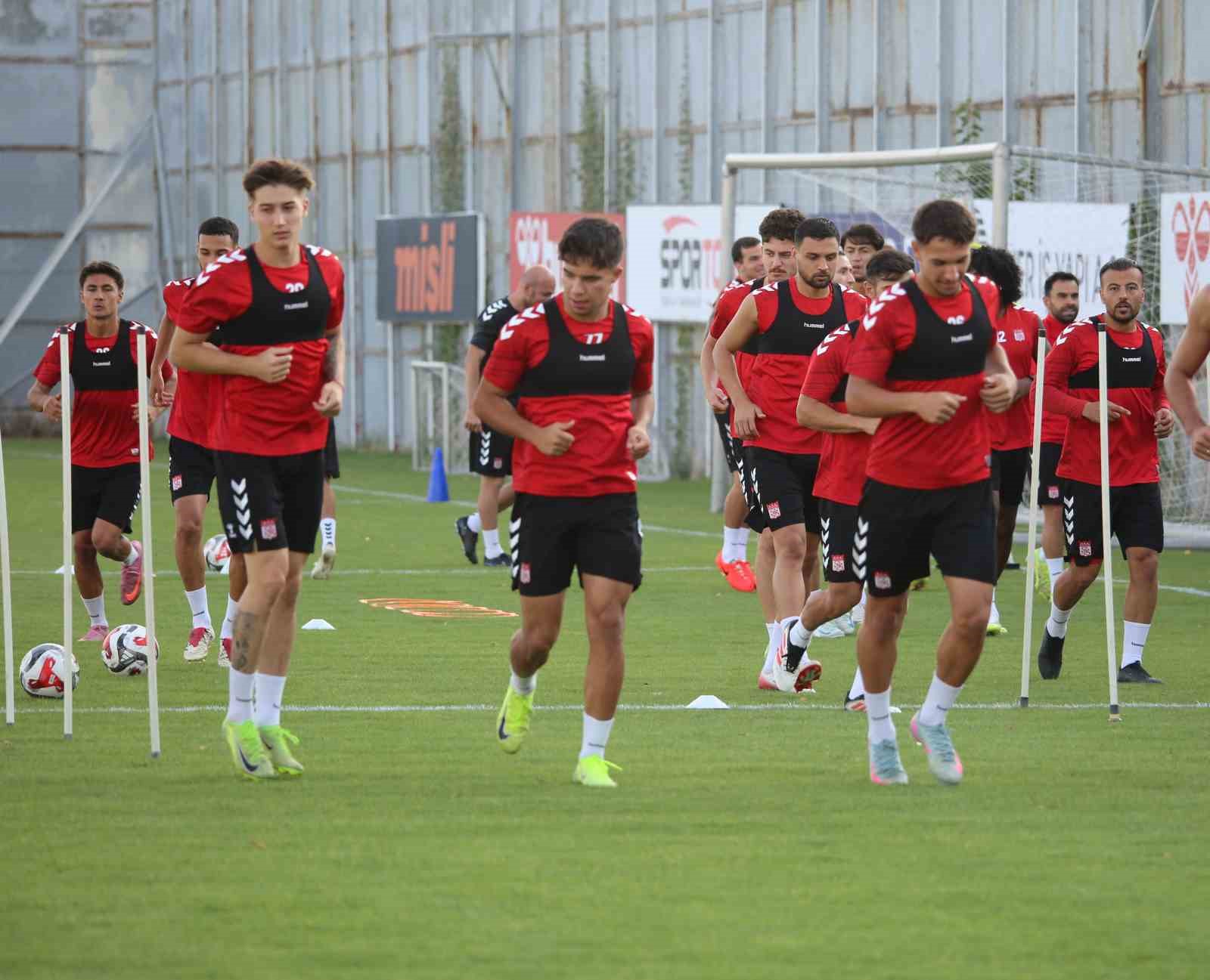 Osman Zeki Korkmaz: "Amed deplasmanı zor ge&ccedil;ecek"
