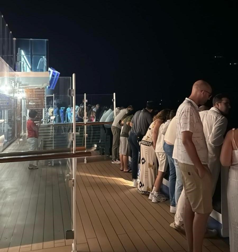 Marmara Adası a&ccedil;ıklarında yolcu gemisinde panik: 1 kişi denize d&uuml;şt&uuml;
