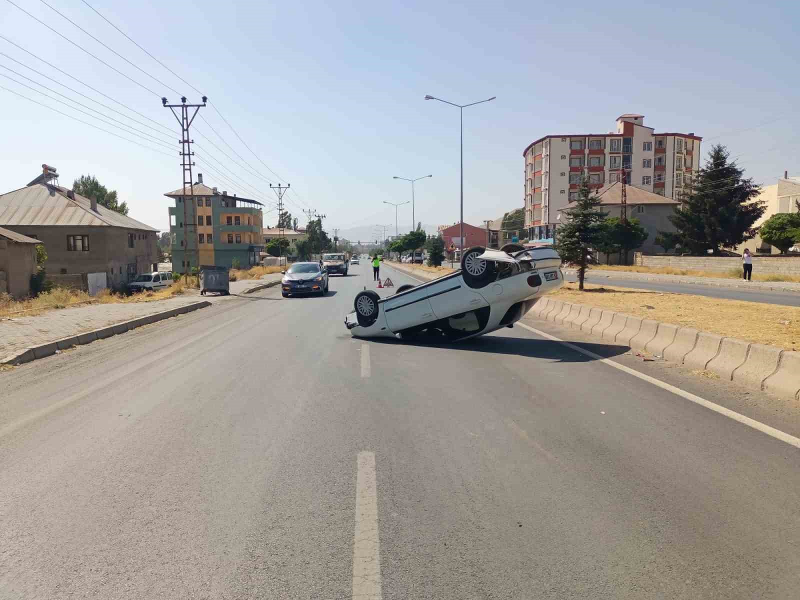 Patnos&rsquo;ta takla atan ara&ccedil; s&uuml;r&uuml;c&uuml;s&uuml; &ouml;l&uuml;mden d&ouml;nd&uuml;
