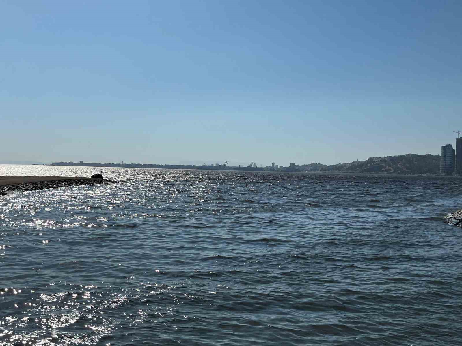 Körfezden gelen kötü koku İzmir’i sardı
