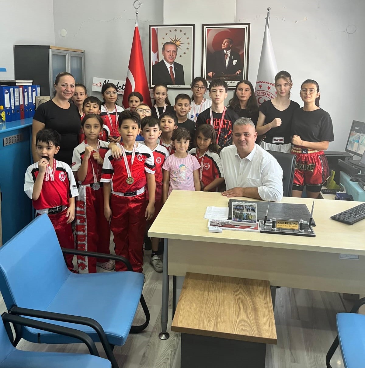 Gedizli kick boksçular Zafer Kupasından 12 madalyayla döndü