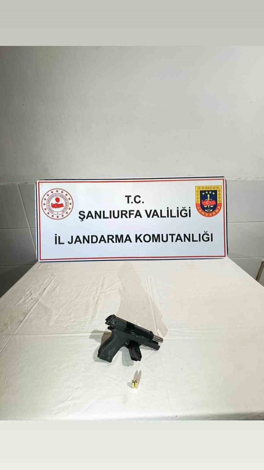 Şanlıurfa&rsquo;da ruhsatsız silah operasyonu: 7 ş&uuml;pheli g&ouml;zaltında
