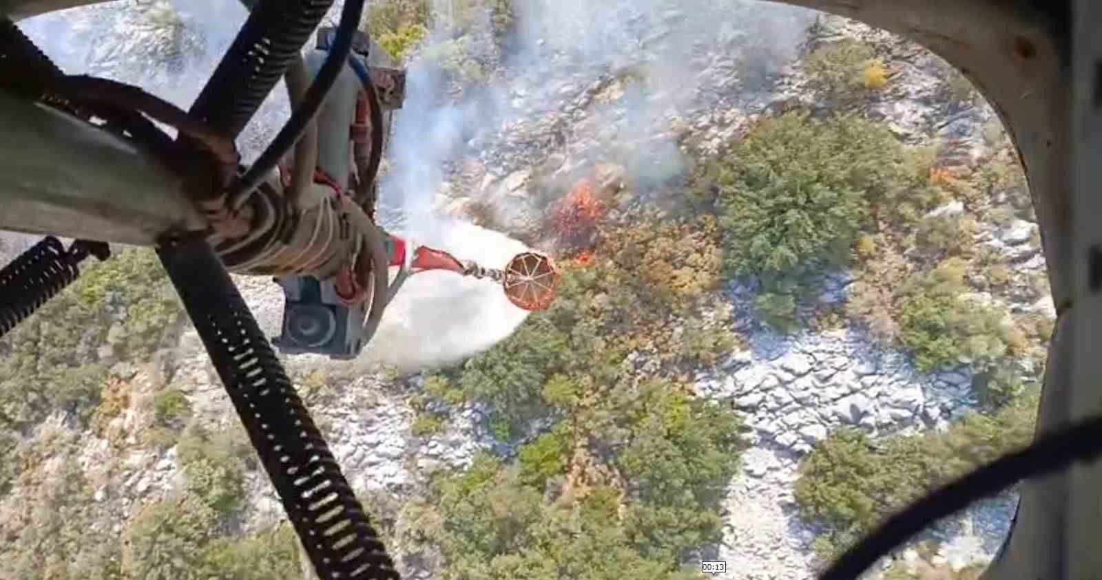 Makilik alanda &ccedil;ıkan yangın ormana sı&ccedil;radı

