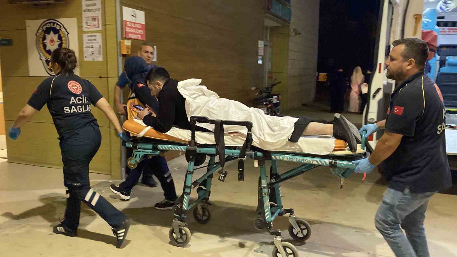 Bursa&rsquo;da kavgayı ayırmaya &ccedil;alışan g&uuml;venlik g&ouml;revlisi yaralandı
