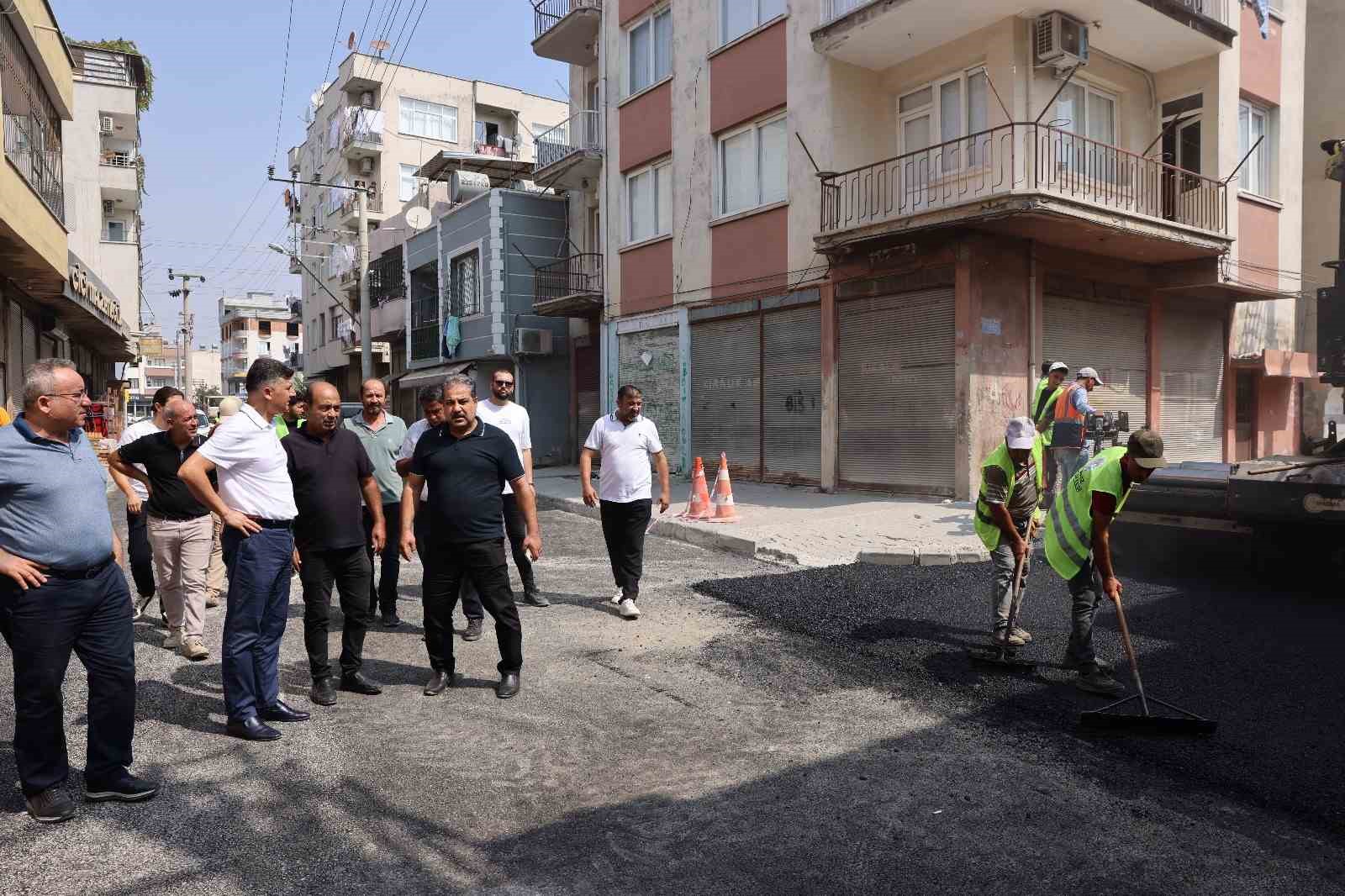 Akdeniz Belediyesi mahalle yollarını yeniliyor

