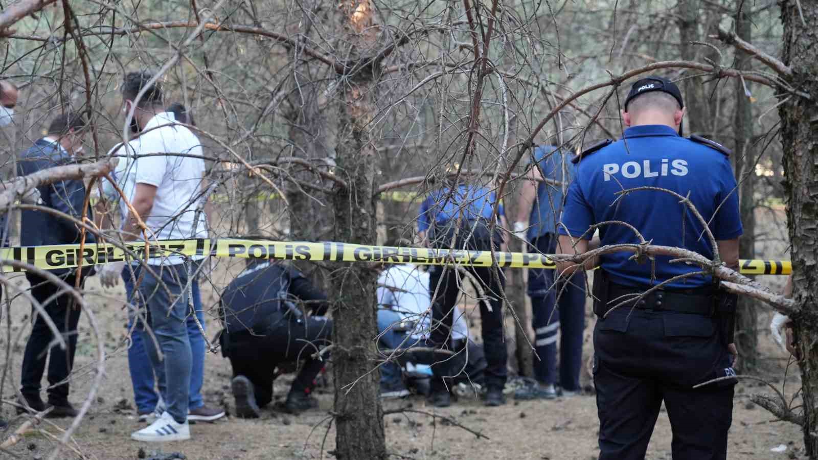 Erzurum&rsquo;da ormanlık alanda erkek cesedi bulundu
