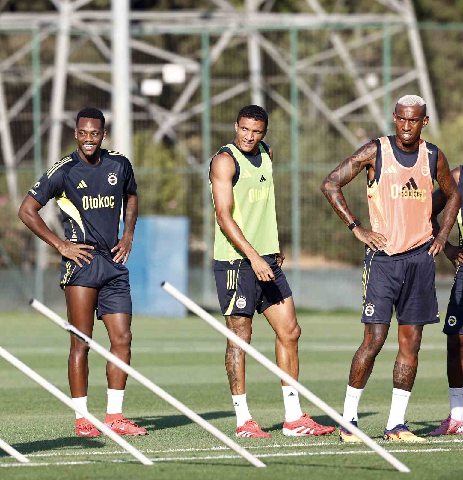 Fenerbah&ccedil;e, Kocaelispor ma&ccedil;ı hazırlıklarını tamamladı
