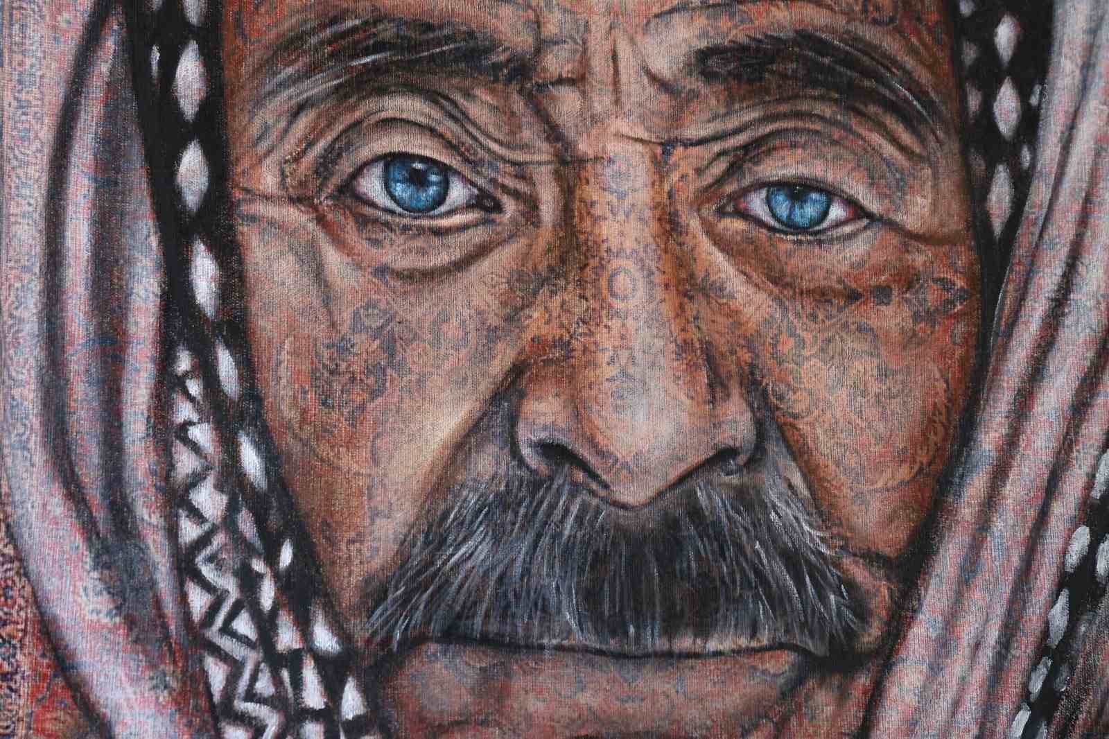 Elazığlı gen&ccedil; m&uuml;hendis, halı &uuml;zerine portre &ccedil;izimleriyle d&uuml;nyaya a&ccedil;ıldı
