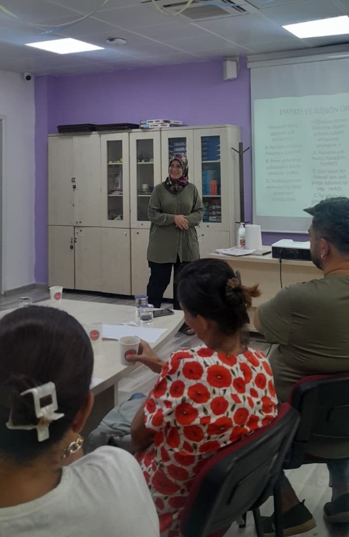 Muğla&rsquo;da &ccedil;ocuklarla etkin iletişim y&ouml;ntemleri semineri yoğun ilgi g&ouml;rd&uuml;
