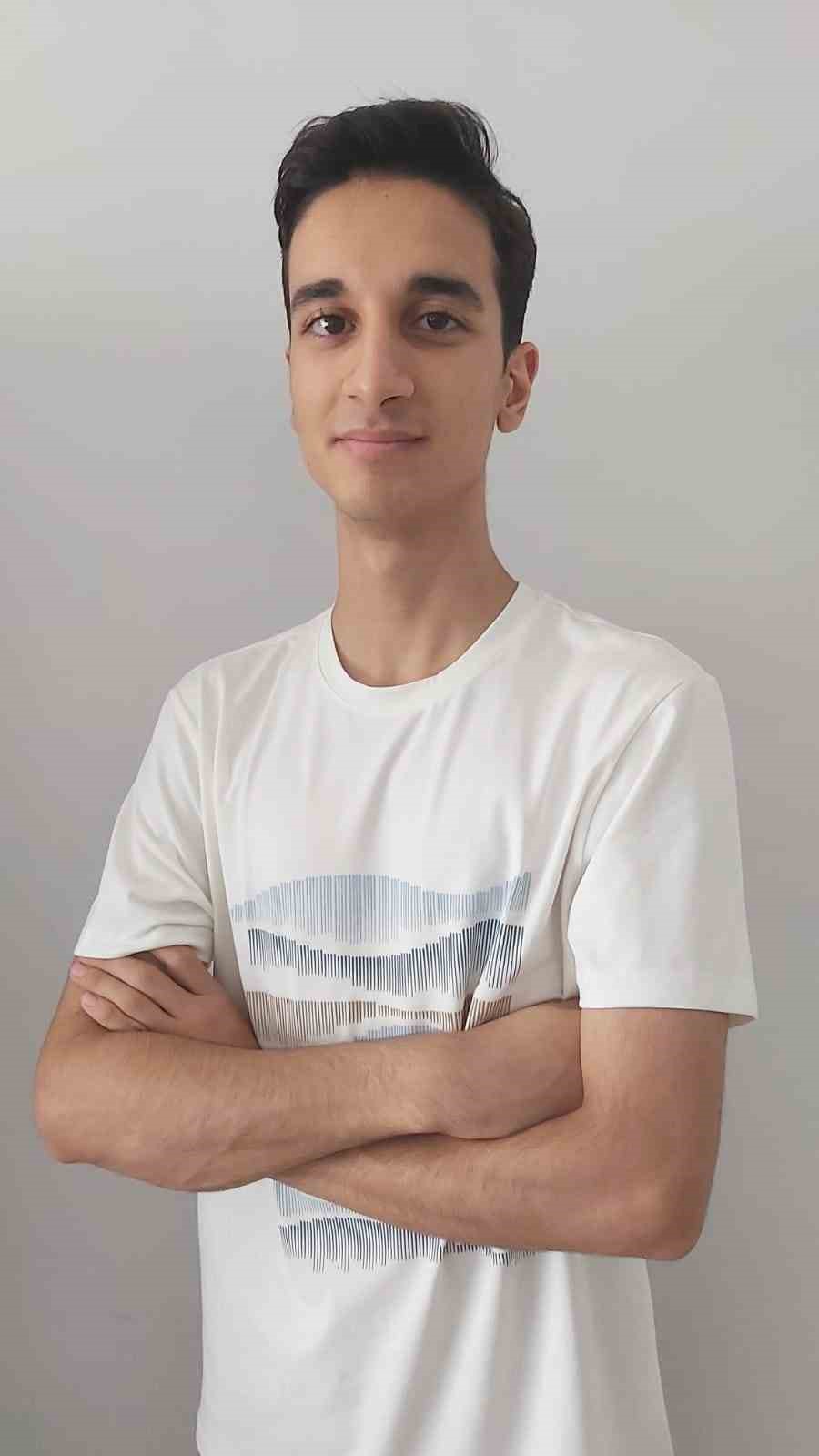 YKS T&uuml;rkiye birincisi Ahmet Eren &Ouml;zyurtseven&rsquo;in tercihi belli oldu
