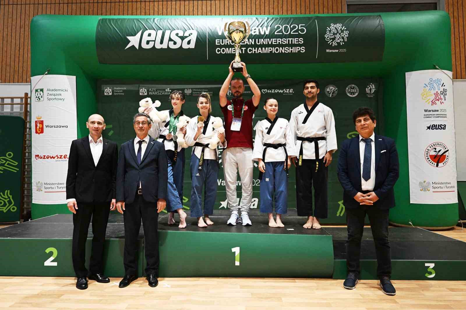 Anadolu &Uuml;niversitesi Taekwondo Takımı Avrupa&rsquo;da zirvede
