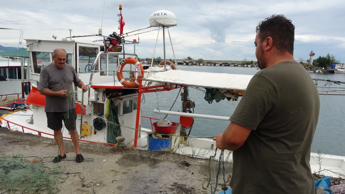 Balıkçılar 1 Eylül’ü iple çekiyor: ‘Umudumuz hamsi’