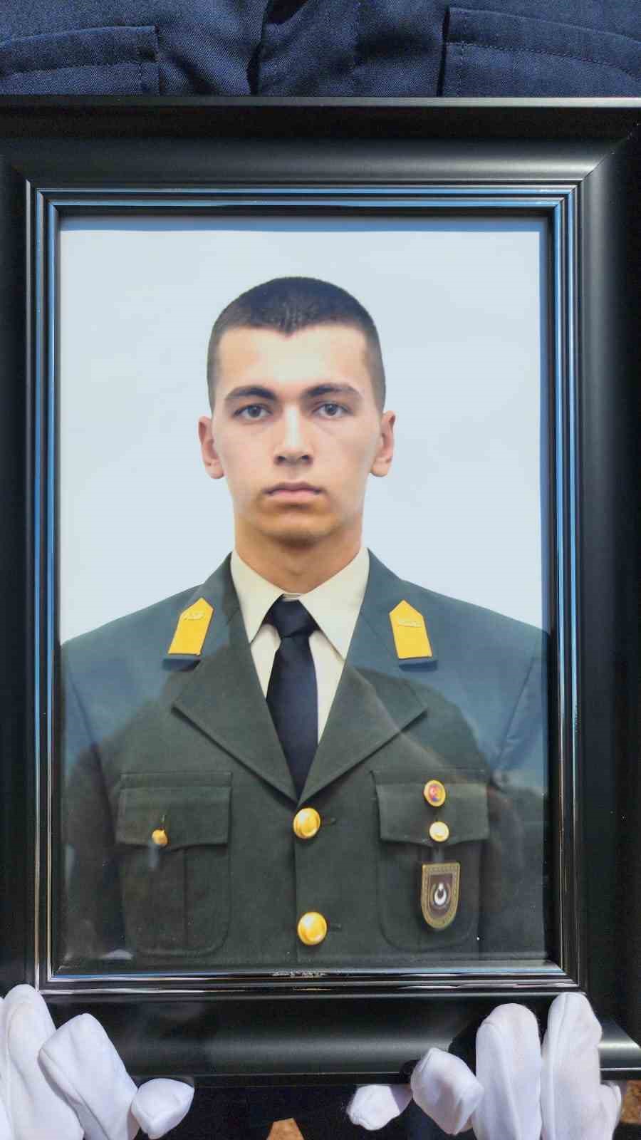 Kara astsubay öğrencisi toprağa verildi