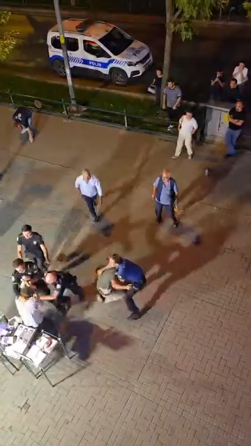 Bursa’da meydan muharebesi gibi kavga : 4 yaralı