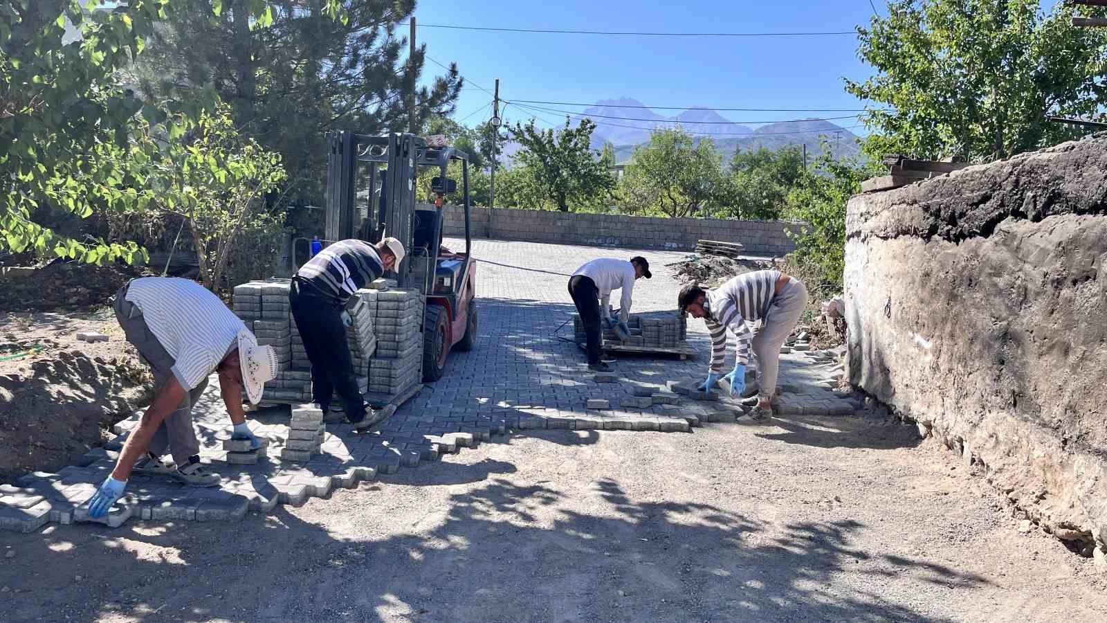 Hacılar’da çalışmalar aralıksız devam ediyor