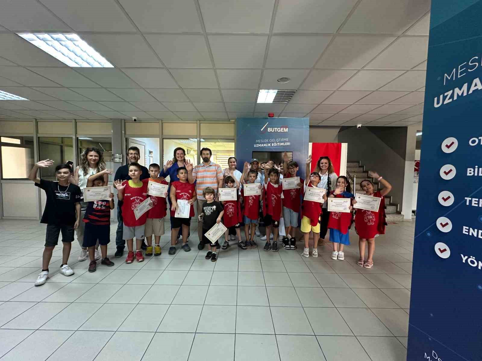 Geleceğin tasarımcıları BUTGEM yaz kurslarında yeteneklerini keşfetti
