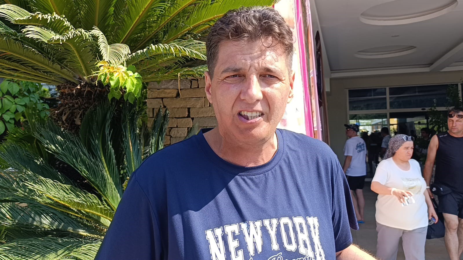 Tatilleri kabusa d&ouml;nd&uuml;, oteli terk ettiler
