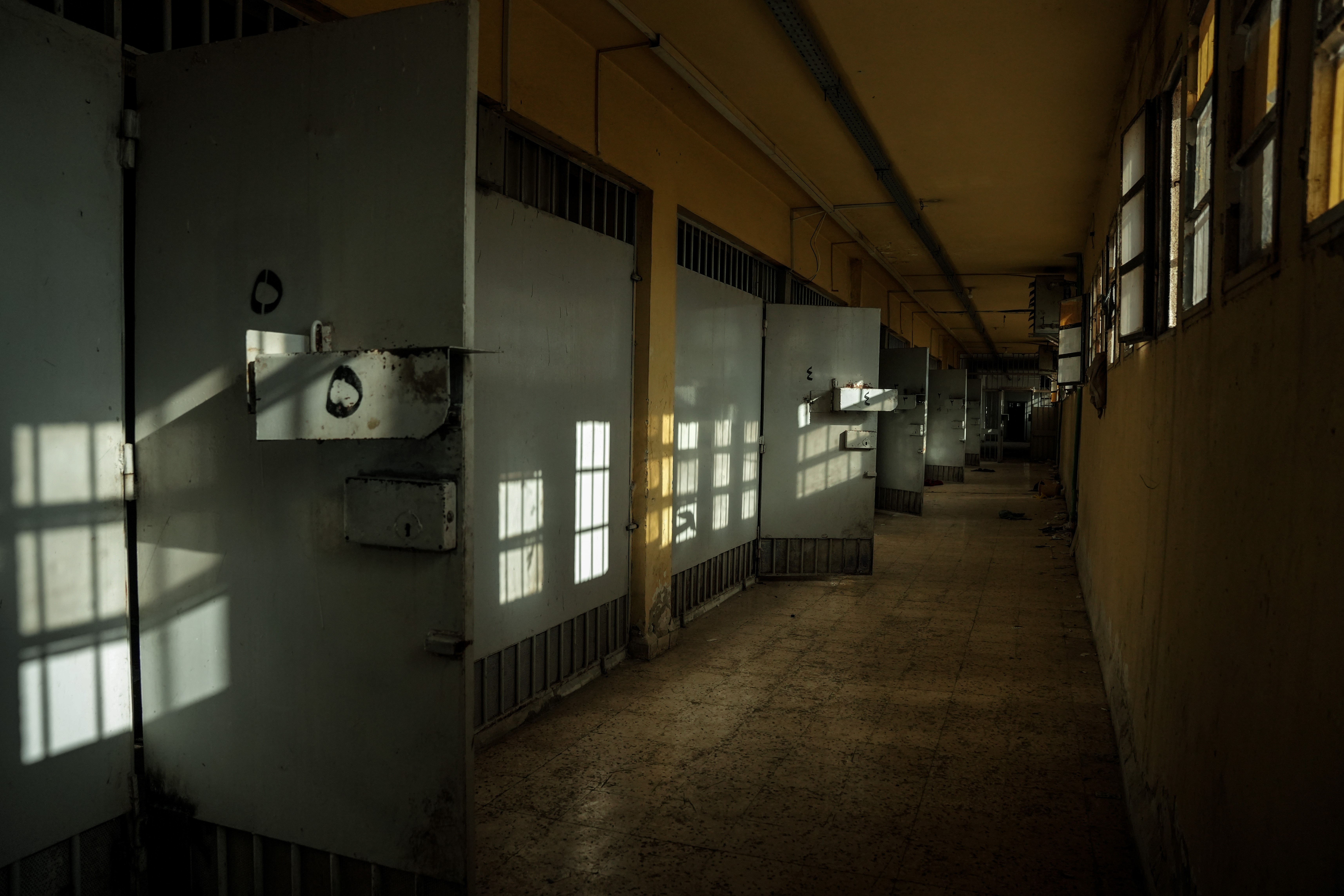 Suriye'de Sednaya Hapishanesi'nde çalışan 3 gardiyan ve eski tutuklular yüzleşti