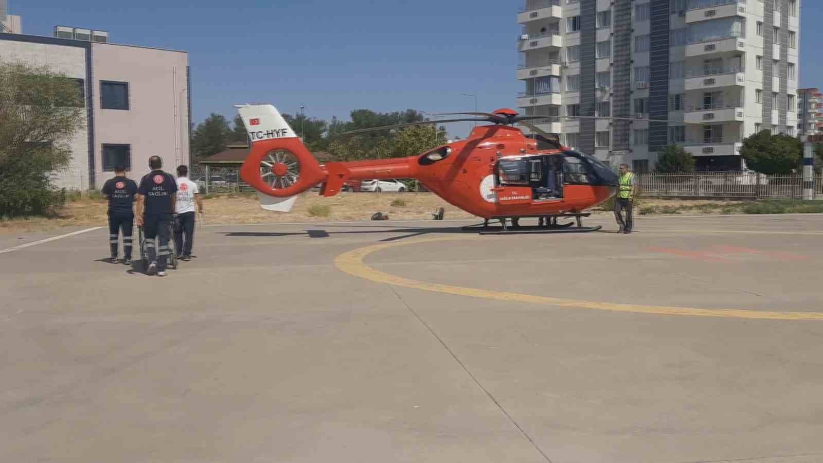 Havuza düşen yaşlı adam ambulans helikopterle hastaneye sevk edildi