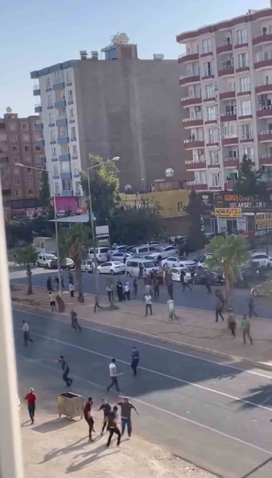 Mardin&rsquo;de taşlı sopalı kavga: 4 yaralı
