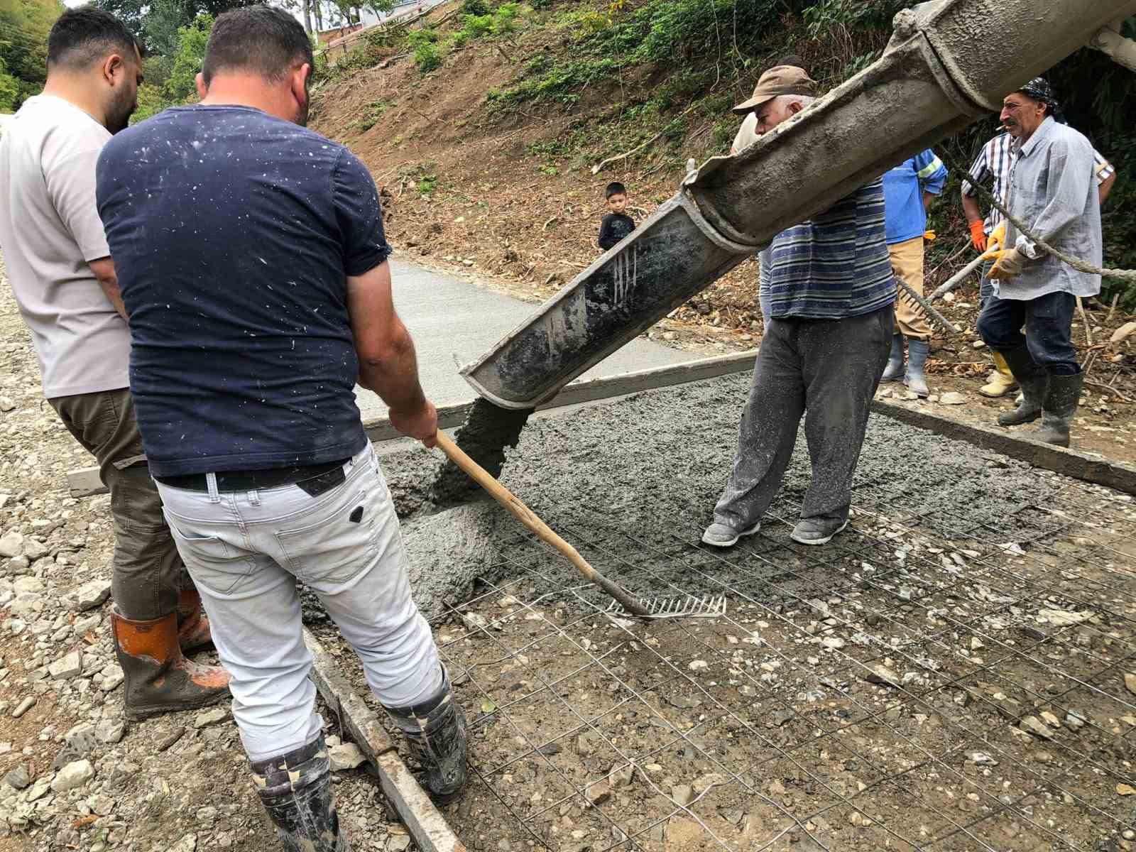 Sinop&rsquo;ta k&ouml;yl&uuml;ler kendi yollarını yaptı: "Artık yeter dedik ve yola &ccedil;ıktık"
