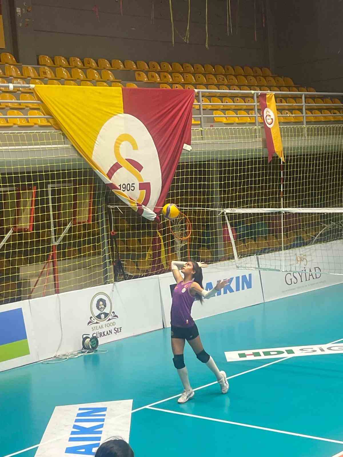Bilecikli genç voleybolcu Galatasaray’da