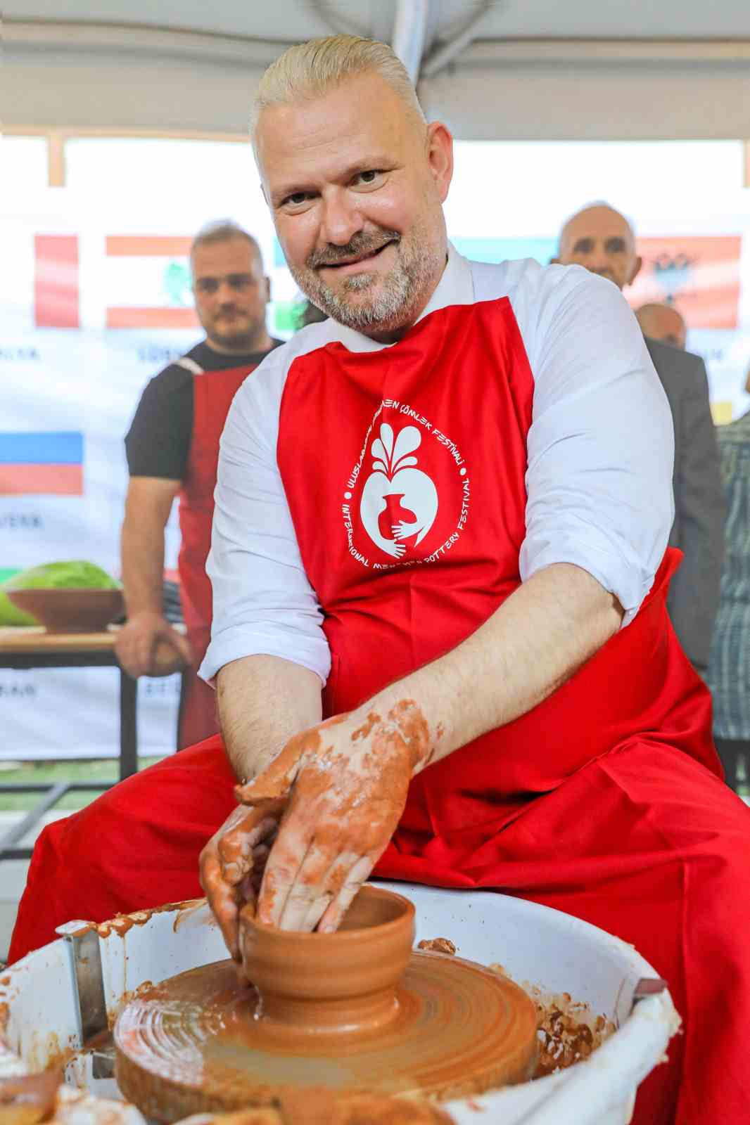 Dünya, çömleğin kalbi Menemen’de buluşuyor