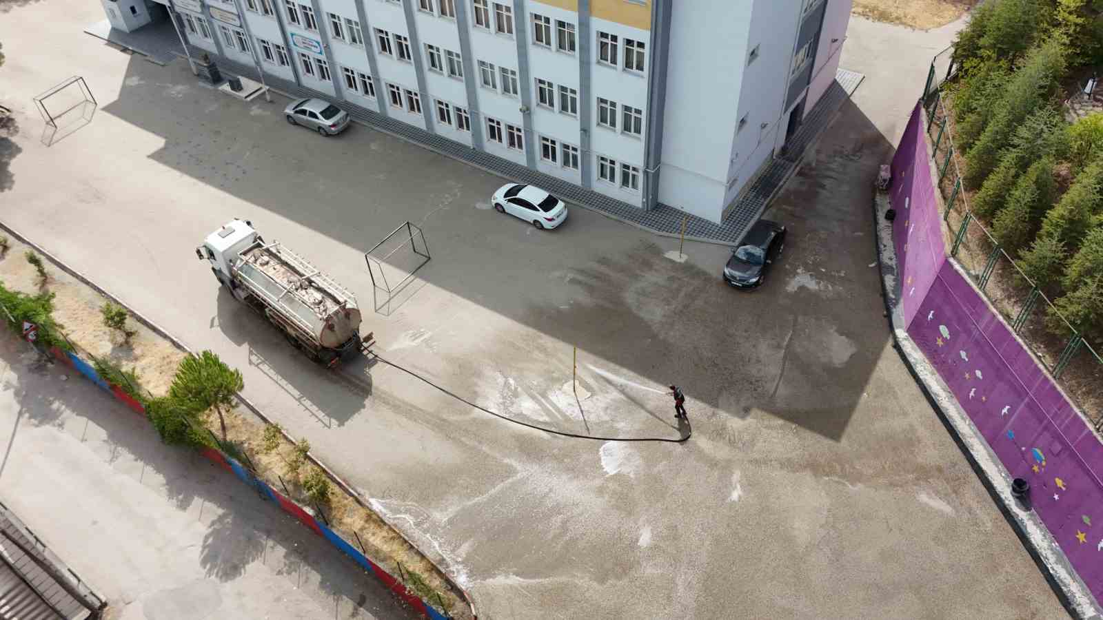 Belediyeden yeni eğitim yılı öncesi hijyen seferberliği
