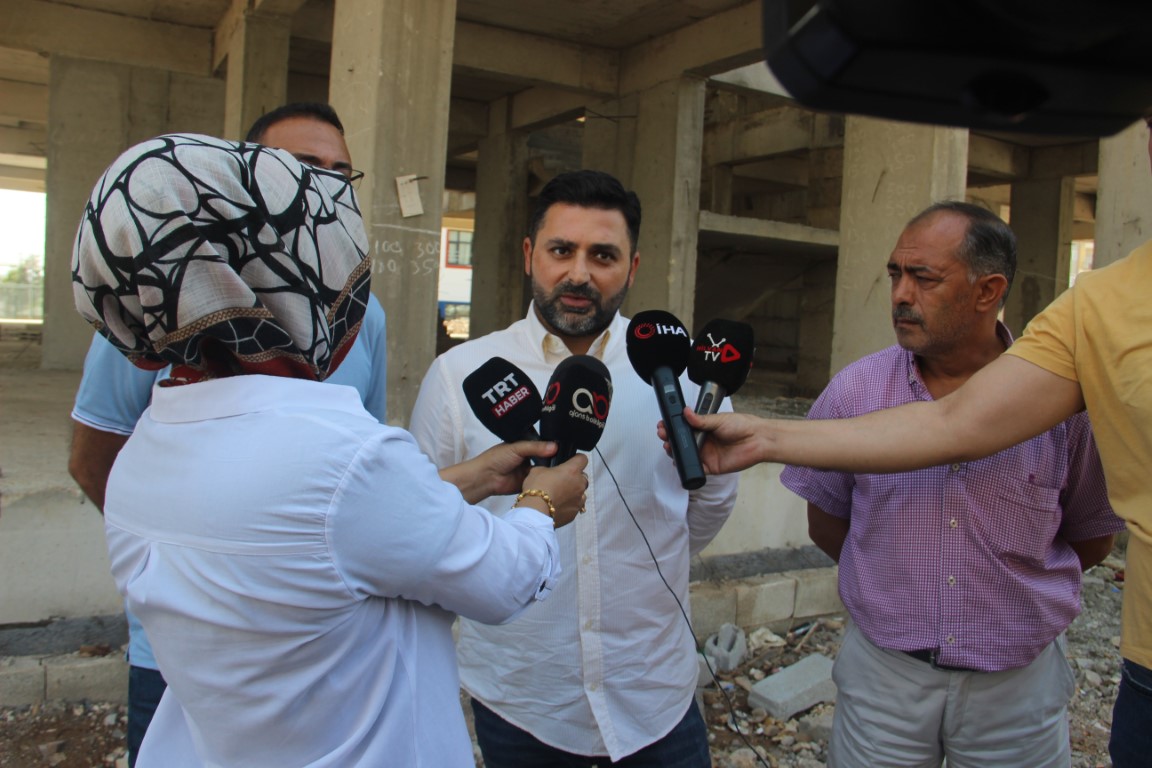 Müteahhit kendisini ihbar etti: Bina mühürlenerek yıkımı yapıldı