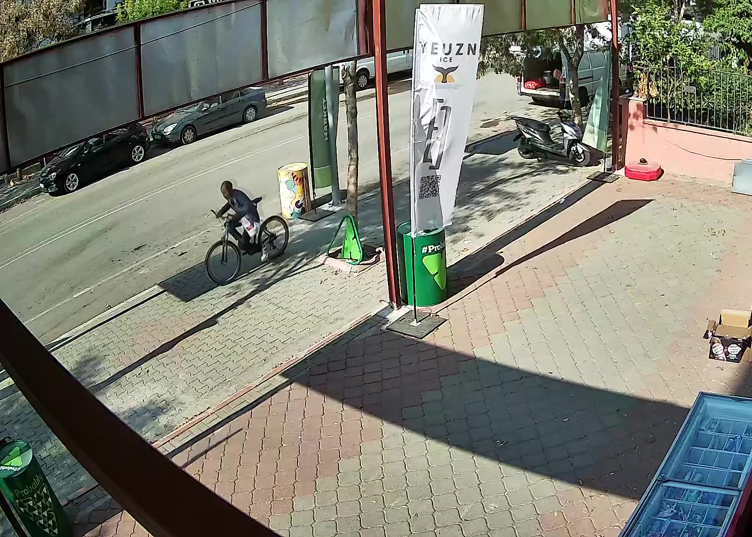 G&uuml;nd&uuml;z vakti bisiklet &ccedil;aldı, yakalanınca "Ne yaptığımı hatırlamıyorum" dedi
