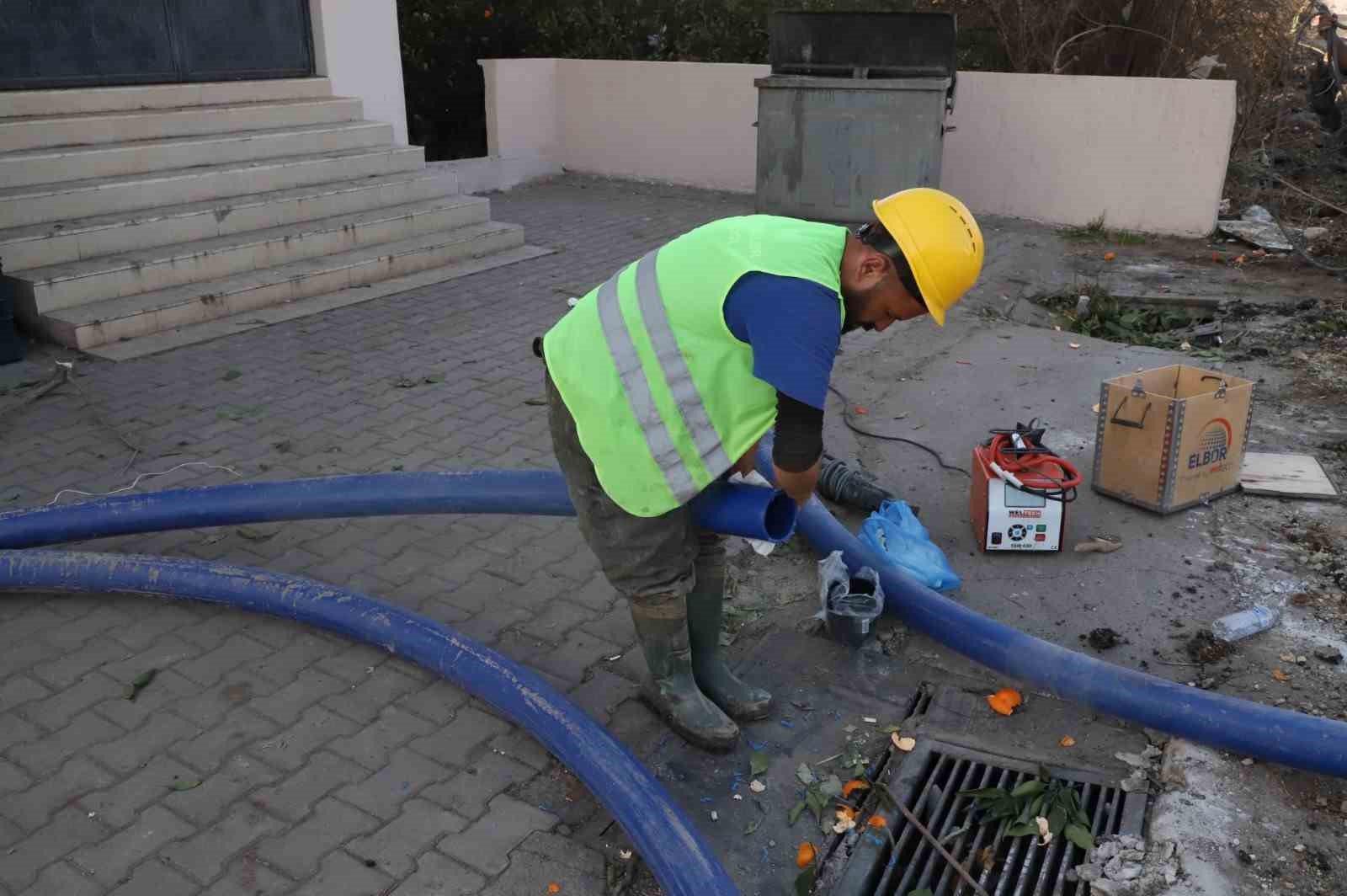 D&ouml;rtyol&rsquo;da şebeke yenileme &ccedil;alışmaları s&uuml;r&uuml;yor
