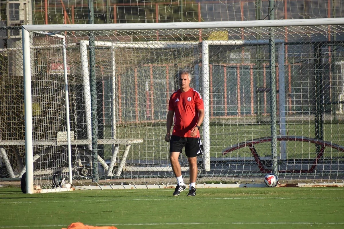 Namet Ateş: "Birinci amacımız oyuncu gelişimi"