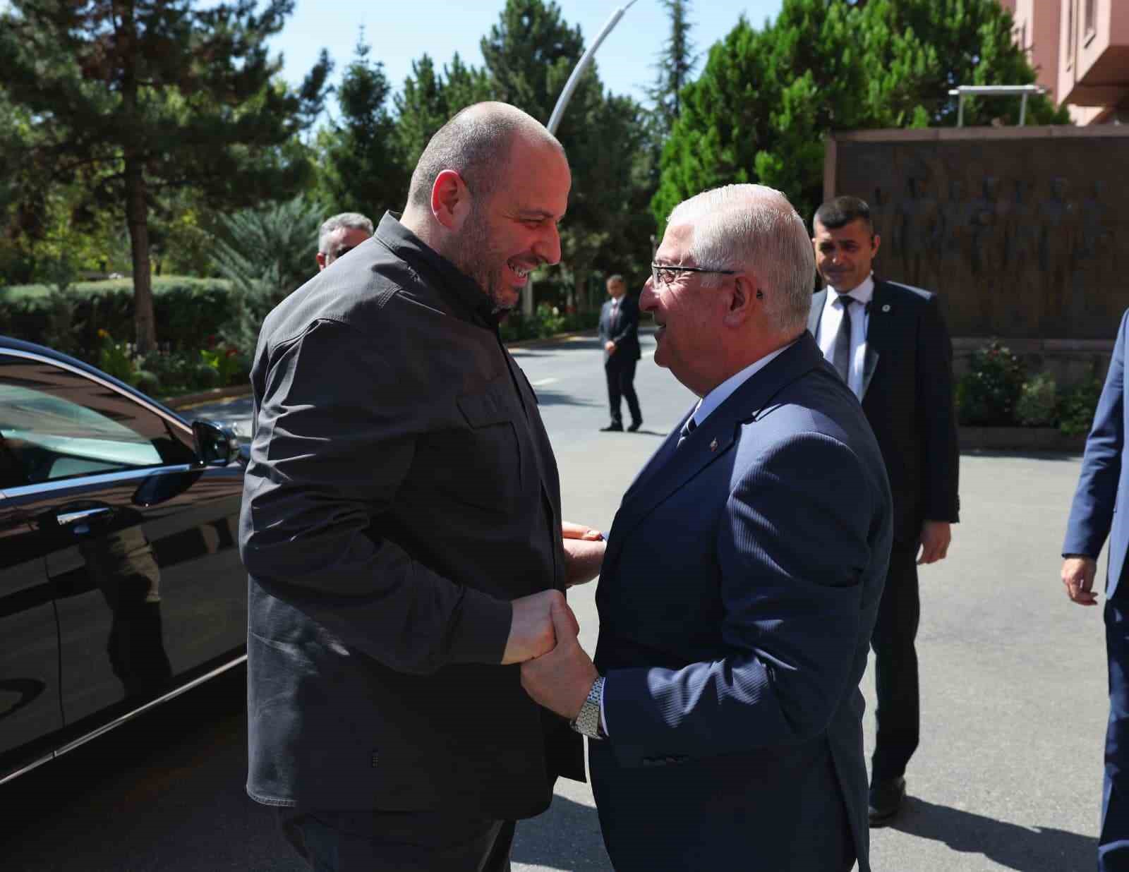 Bakan G&uuml;ler, Ukraynalı mevkidaşı Umerov ile bir araya geldi
