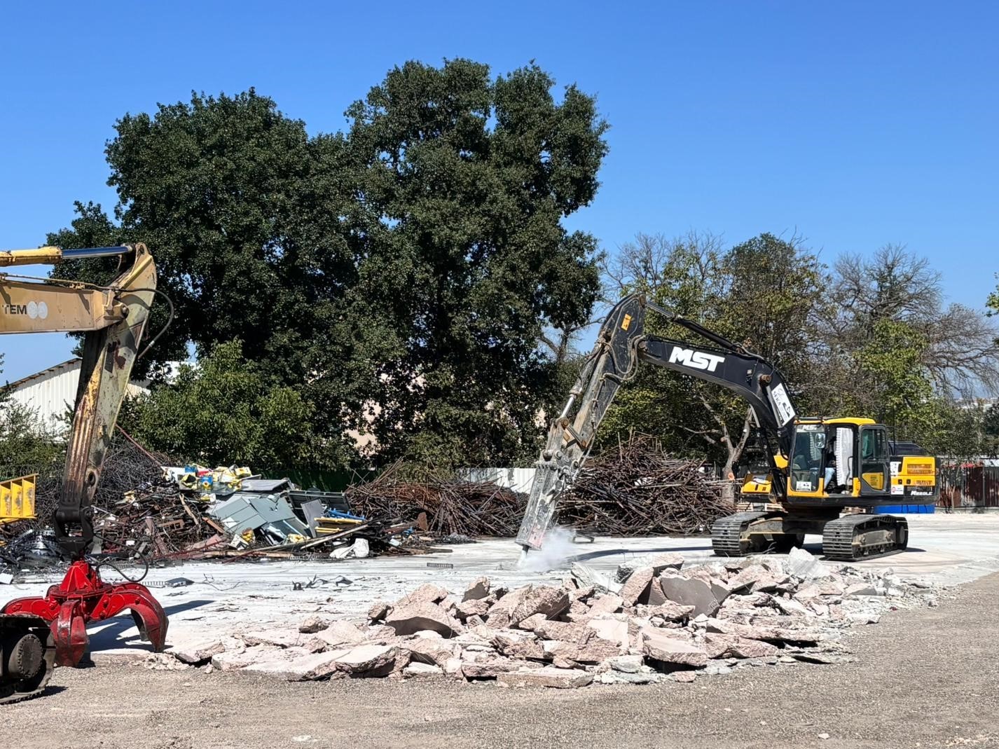 Alaaddinbey&rsquo;de ka&ccedil;ak yapılara temelden m&uuml;dahale
