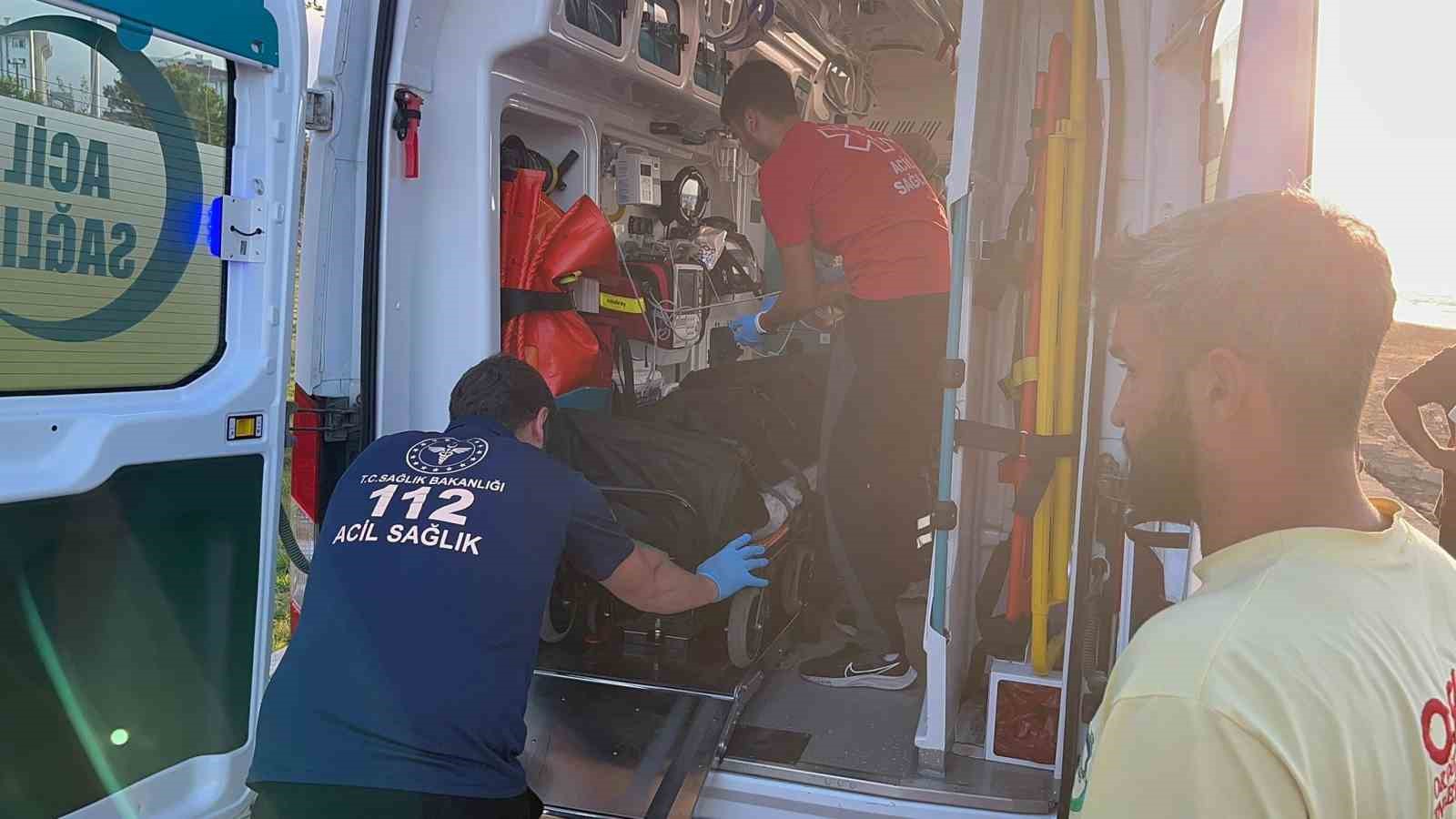 Ordu&rsquo;da &ouml;ğretmen boğulma tehlikesi ge&ccedil;iren &ccedil;ocuğu kurtarırken dalgalara kapıldı
