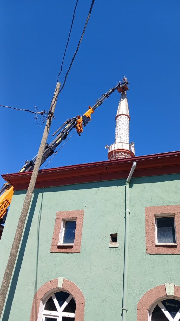 Sındırgı&rsquo;da depremde cami ve minareler ağır hasar aldı