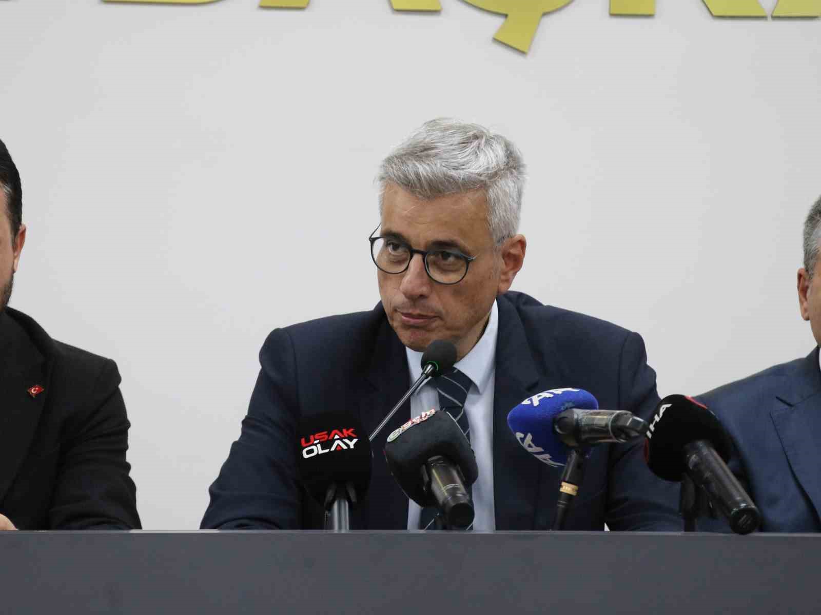 Bakan Memişoğlu, Uşak partililerle bir araya geldi
