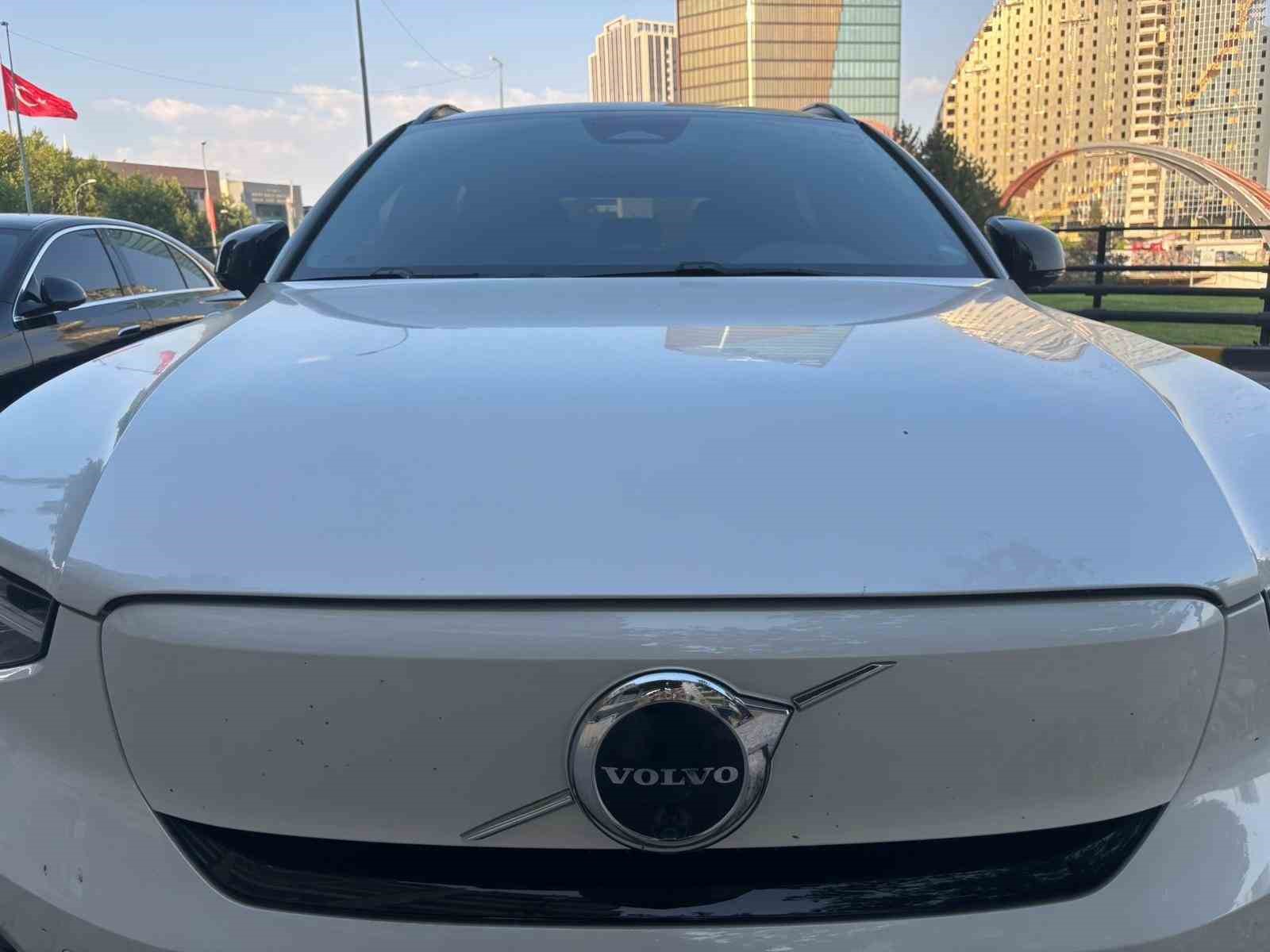 Bayiden alınan Volvo marka sıfır elektrikli ara&ccedil; kusurlu &ccedil;ıktı
