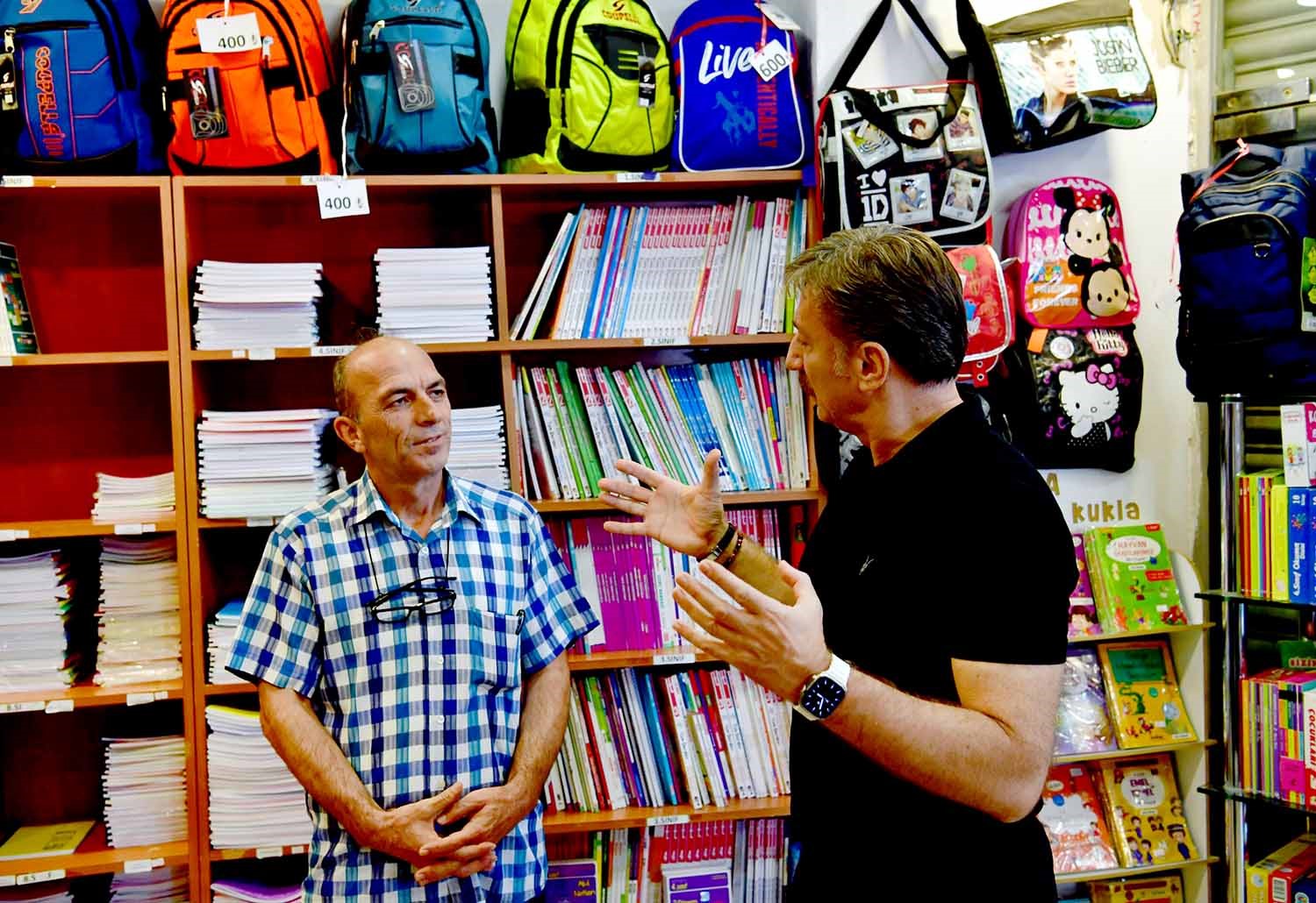 K&uuml;&ccedil;&uuml;k&ccedil;ekmece Belediyesi&rsquo;nden 6 bin &ouml;ğrenciye kırtasiye desteği
