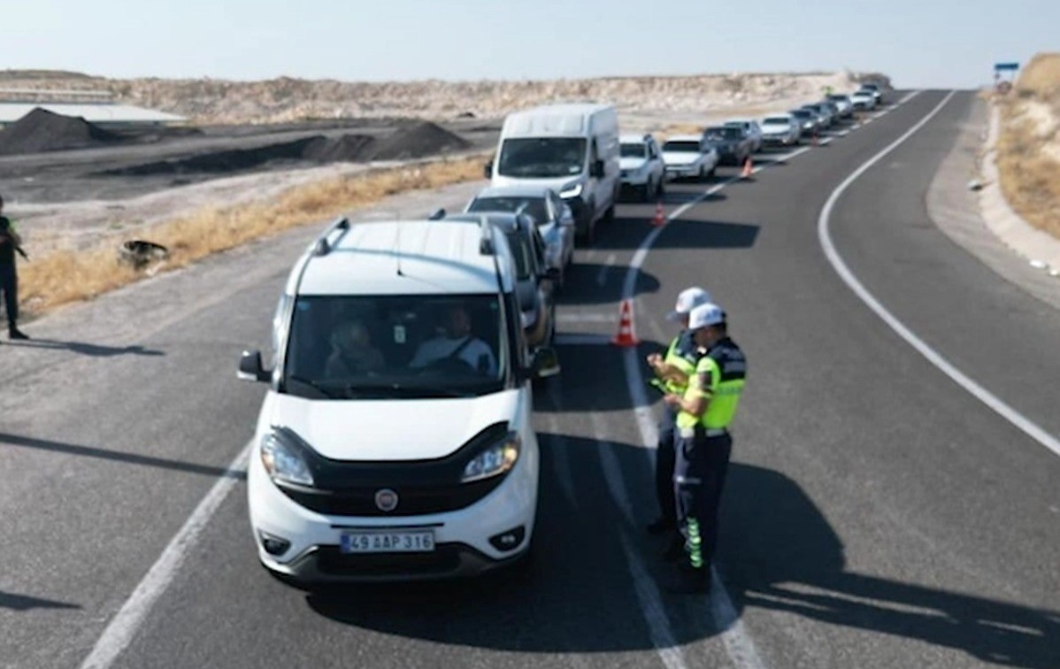 Şanlıurfa’da jandarmadan dron destekli trafik denetimi

