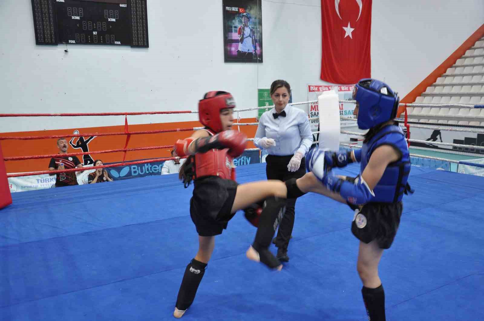 Kars’ta Çocuklar Türkiye Muaythai Şampiyonası nefes kesiyor