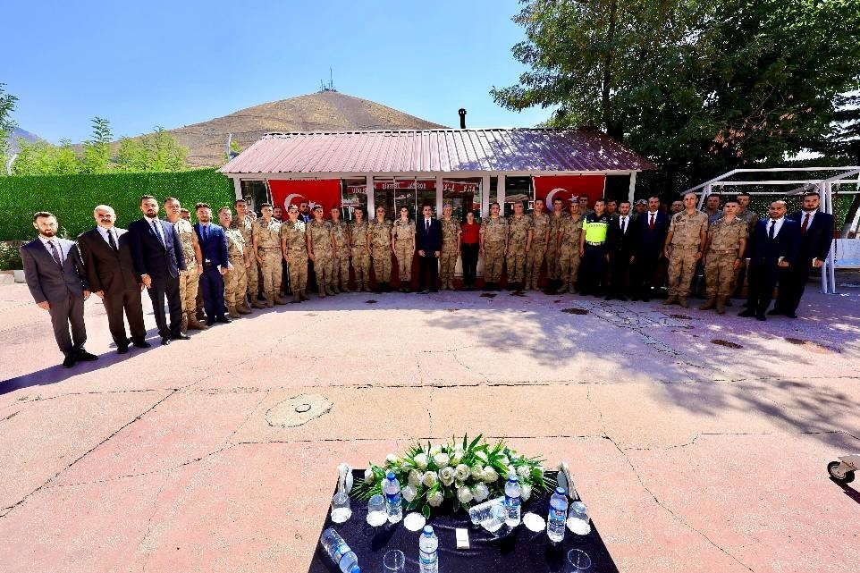 Bitlis İl Jandarma Komutanlığı&rsquo;nda r&uuml;tbe t&ouml;reni
