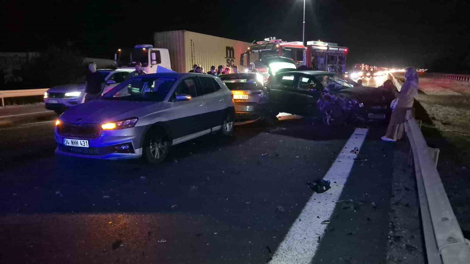 Kazalarda 8 kişi &ouml;ld&uuml; bin 229 kişi yaralandı
