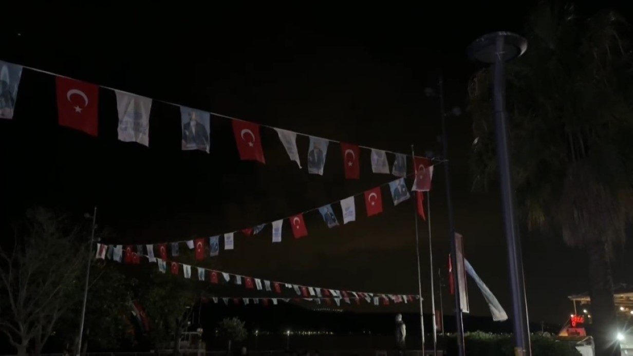 Sarıyer Belediyesi usulsüz kullanım yaptı: Cumhuriyet Meydanı’nda elektrikler kesildi