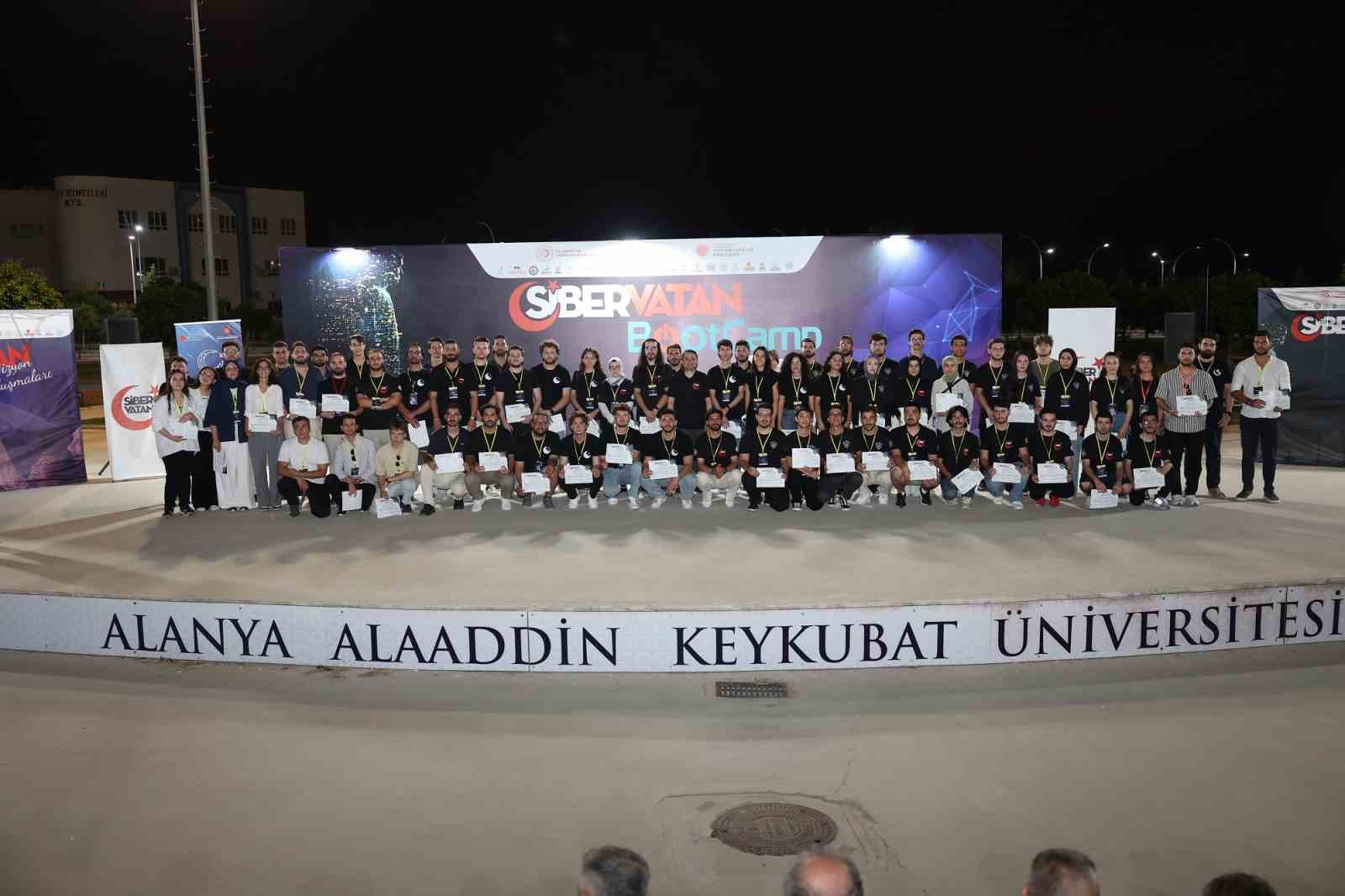 Siber vatanın kahramanları sertifikalarını aldı