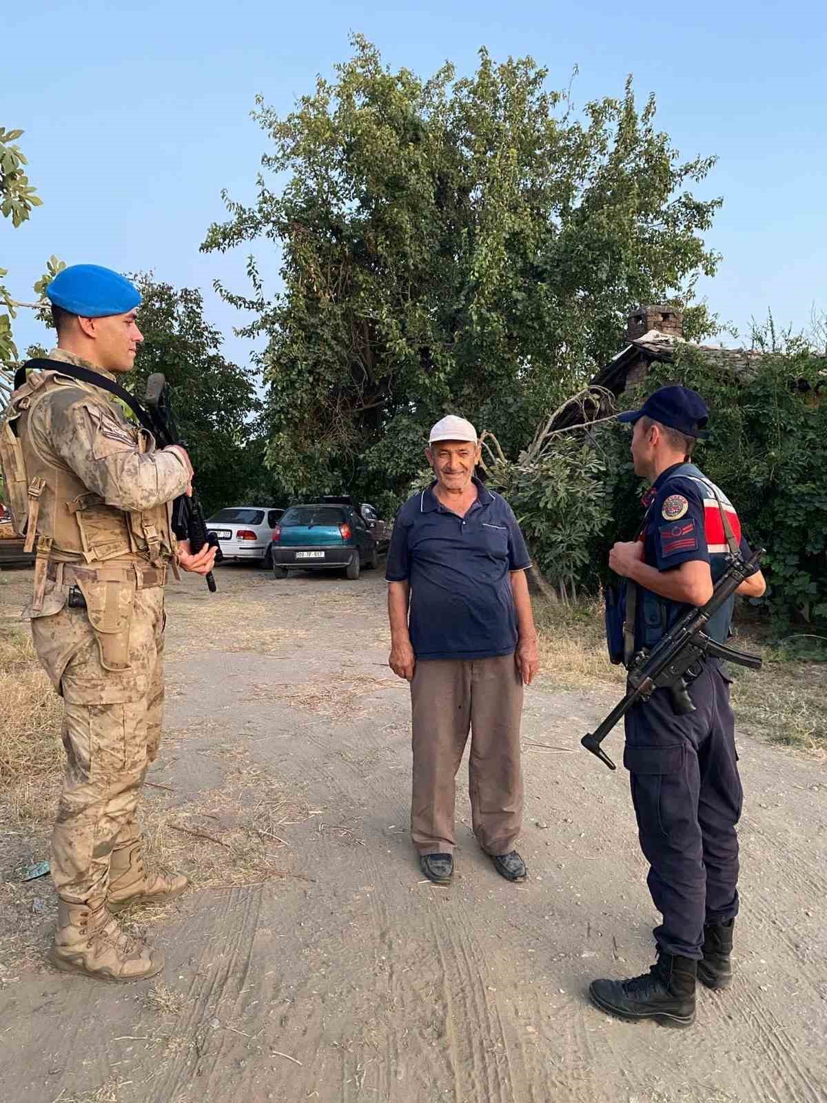 Jandarma, incir hırsızlarına ge&ccedil;it vermiyor
